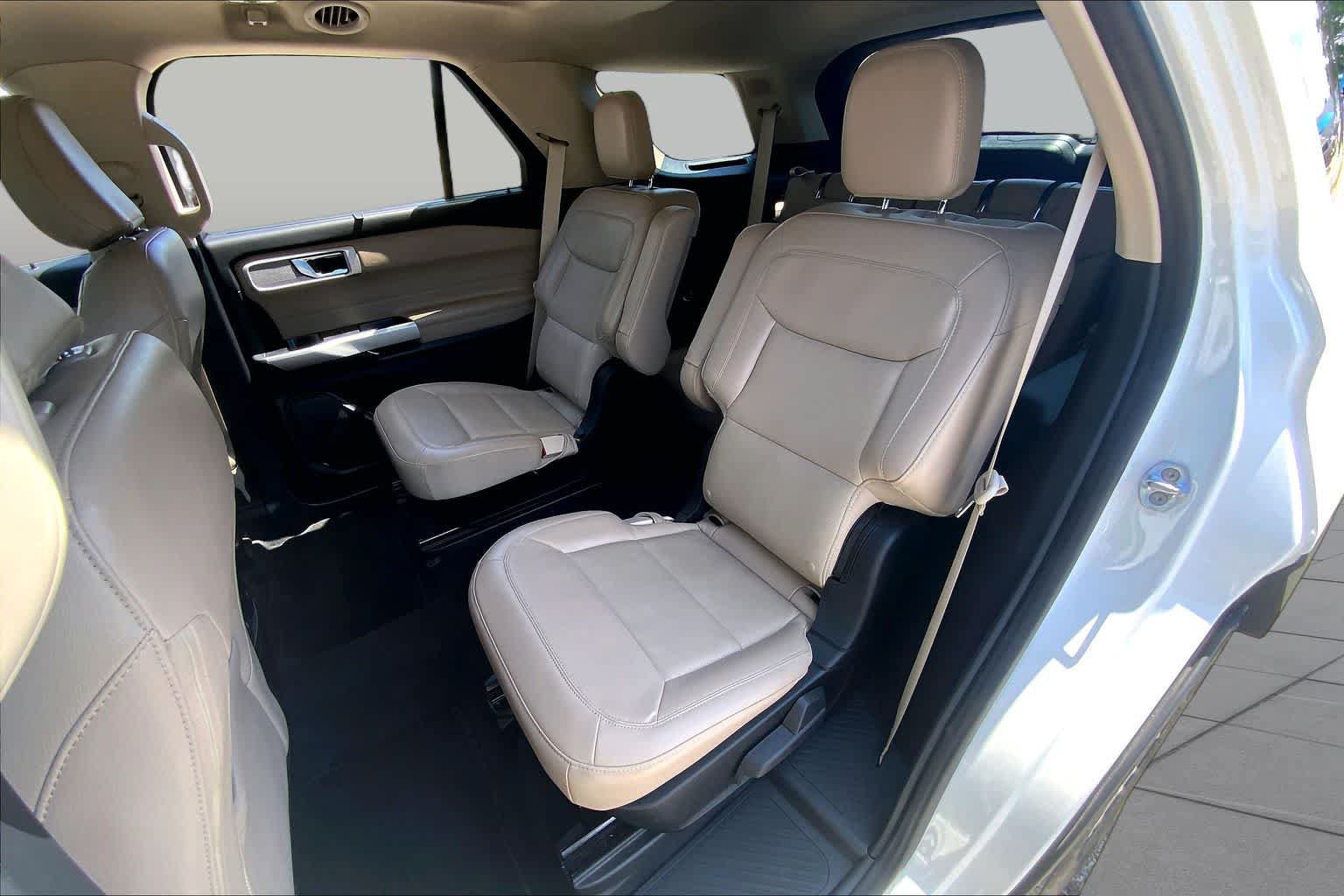 Used 2022 Ford Explorer Limited w/ Equipment Group 301A RWD image 21