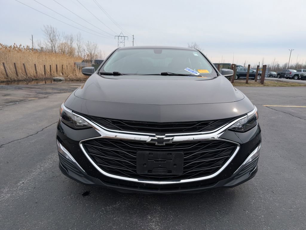 Used 2022 Chevrolet Malibu RS image 2