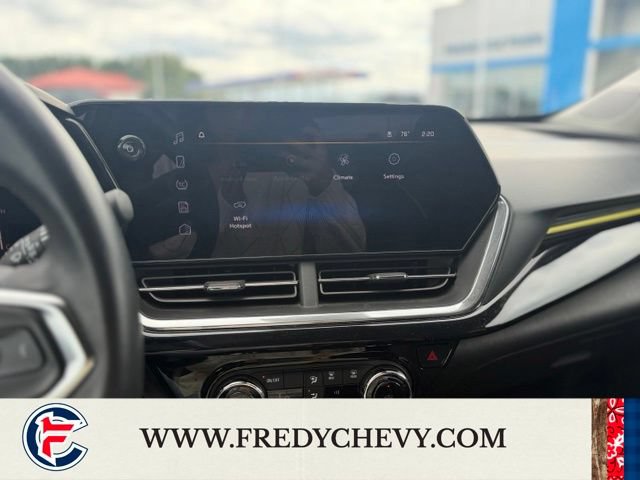 Used 2024 Chevrolet Trax ACTIV w/ Driver Confidence Package FWD image 16