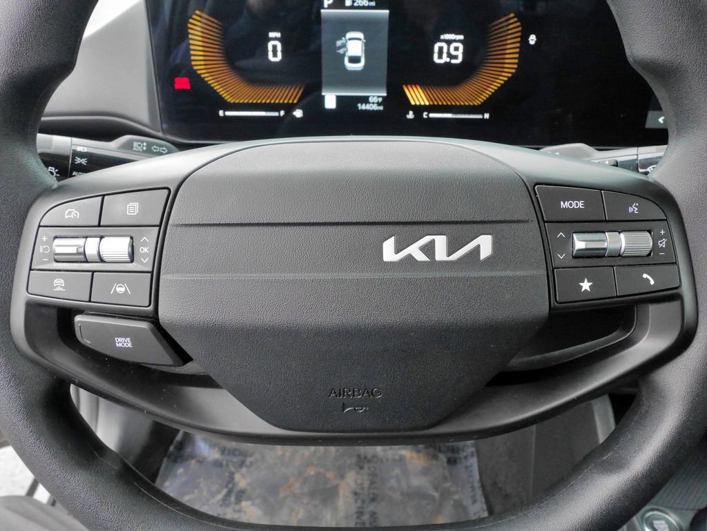 Used 2025 Kia K4 LXS image 26
