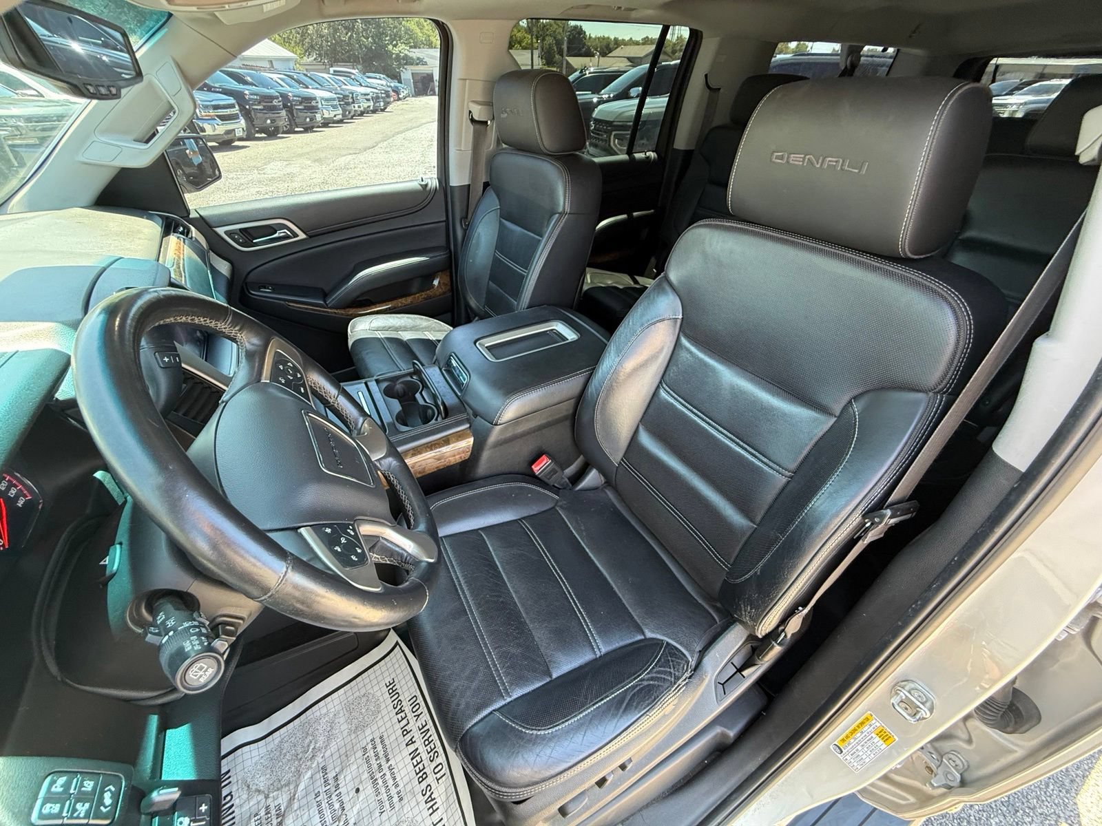 Used 2015 GMC Yukon XL Denali w/ Touring Package AWD/4WD image 12