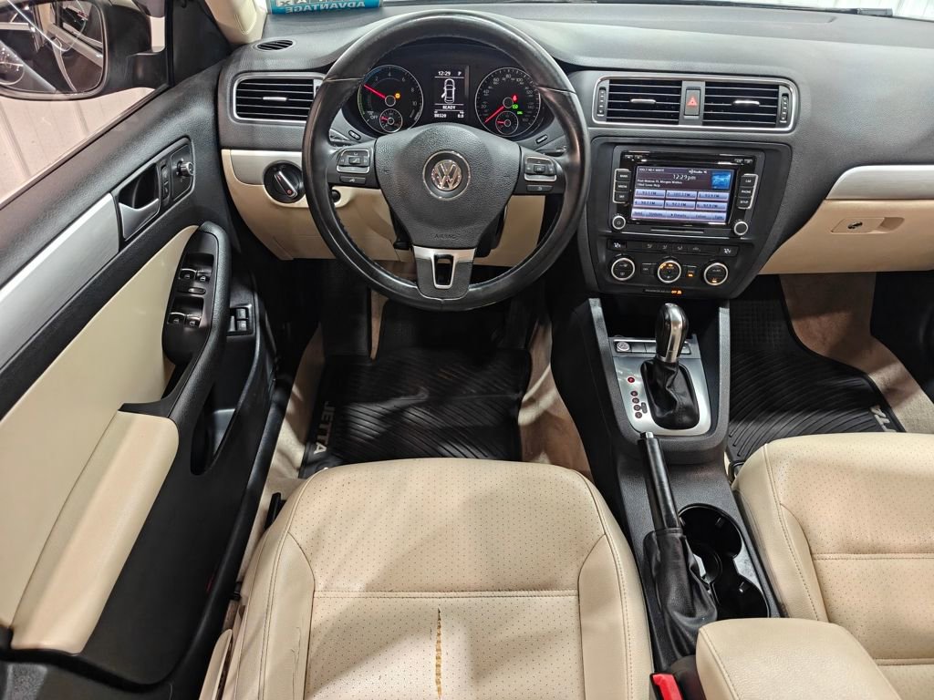 Used 2013 Volkswagen Jetta Hybrid Sedan FWD image 4