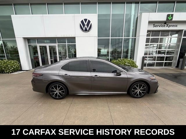 Used 2022 Toyota Camry SE w/ Audio Upgrade Package FWD image 5