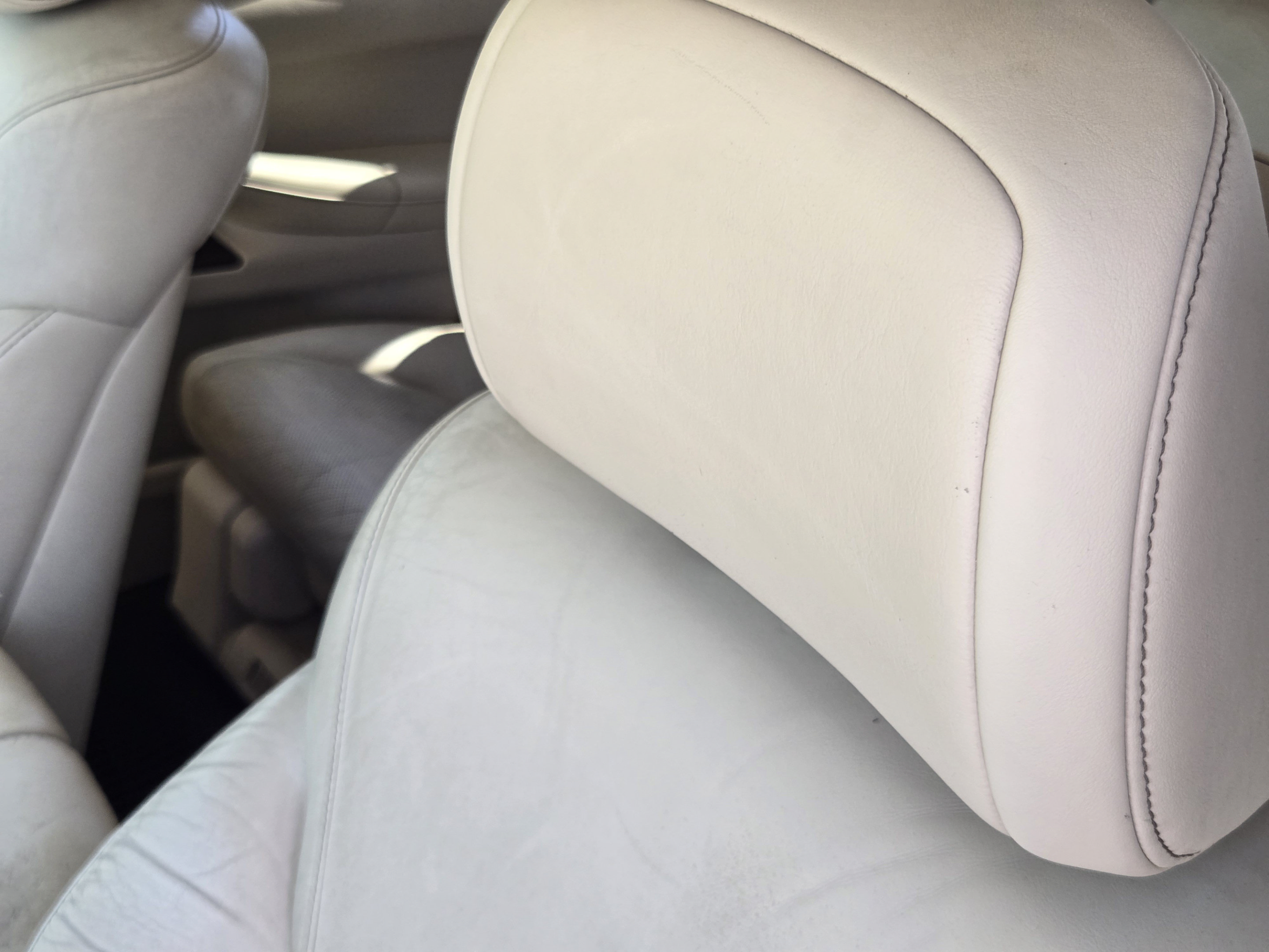 Used 2014 Lexus LX 570 4WD w/ Luxury Package image 11