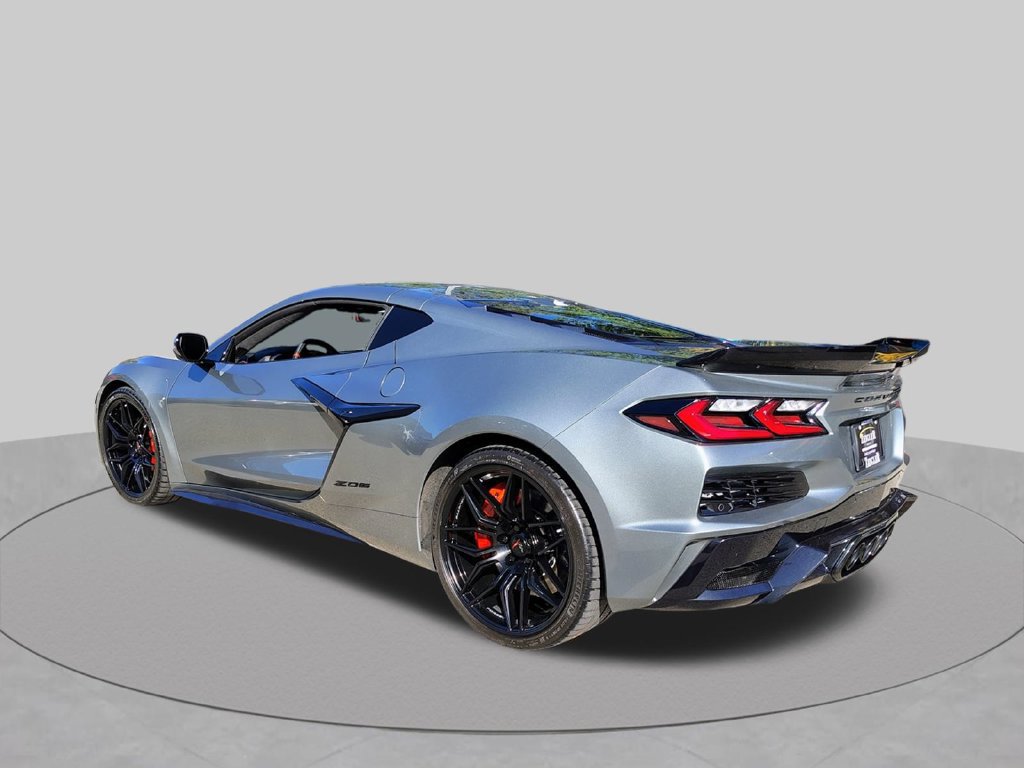 Used 2024 Chevrolet Corvette Z06 RWD image 7