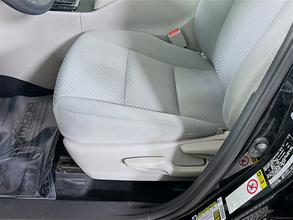 Certified 2019 Toyota Highlander LE image 24