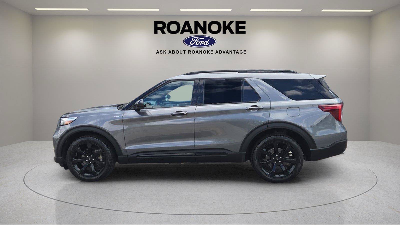 Used 2024 Ford Explorer ST-Line w/ Class IV Trailer Tow Package AWD/4WD image 9