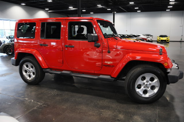 Used 2015 Jeep Wrangler Unlimited Sahara w/ Connectivity Group AWD/4WD image 7