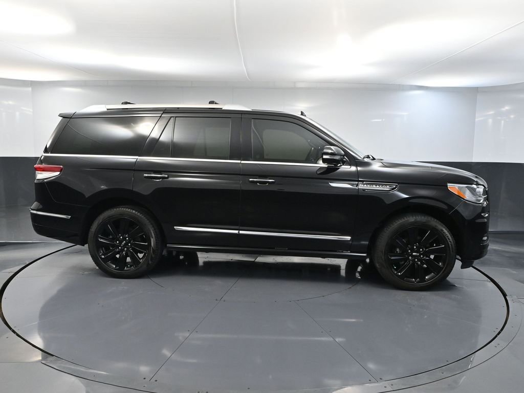 Used 2024 Lincoln Navigator Reserve w/ Equipment Group 201A image 4