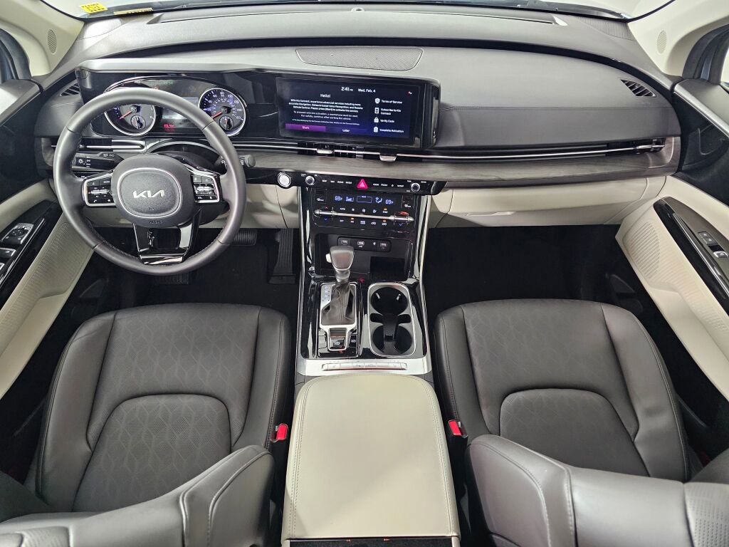 Used 2024 Kia Carnival EX image 21