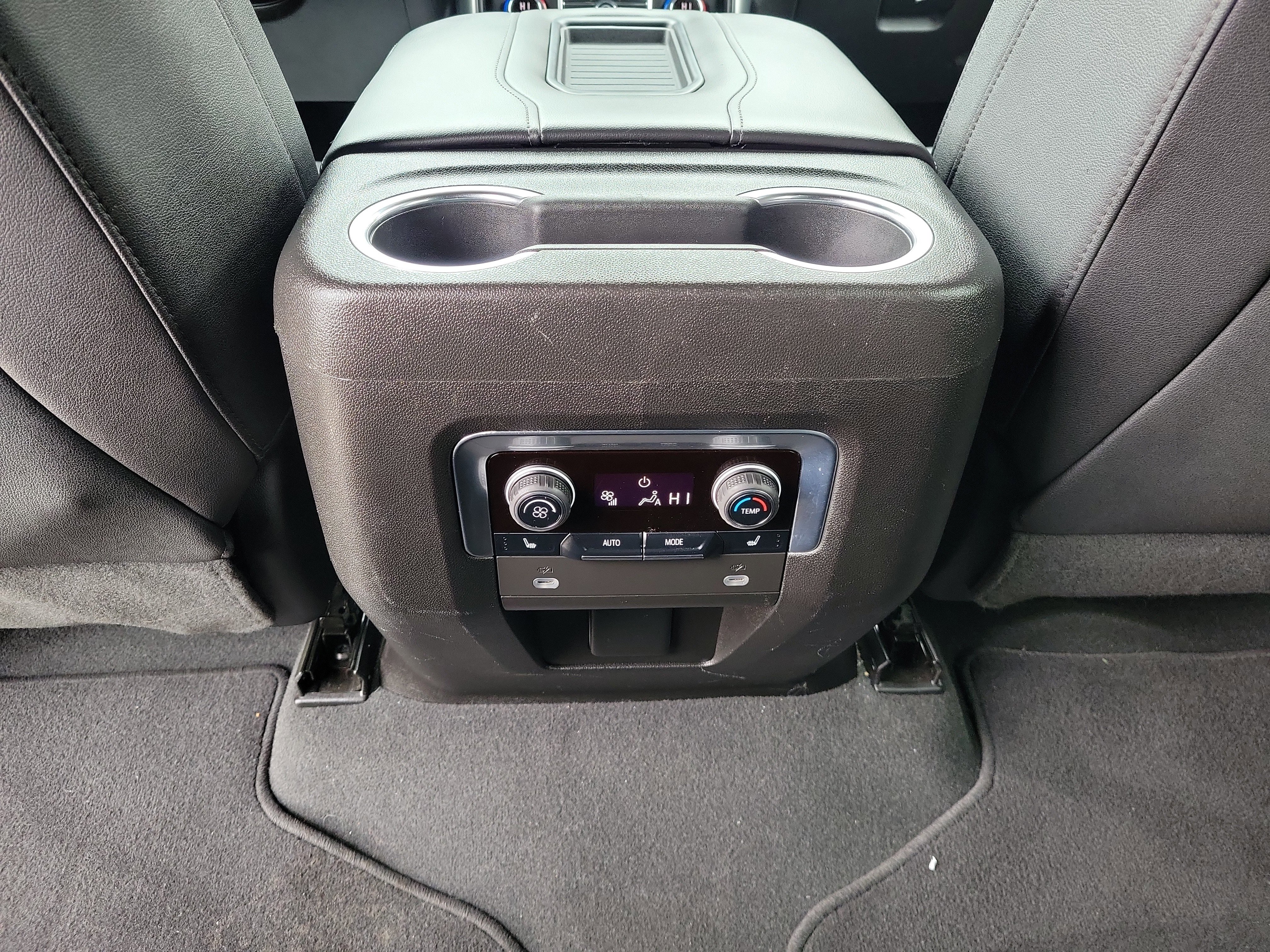 Used 2023 Chevrolet Tahoe Z71 w/ Luxury Package image 12