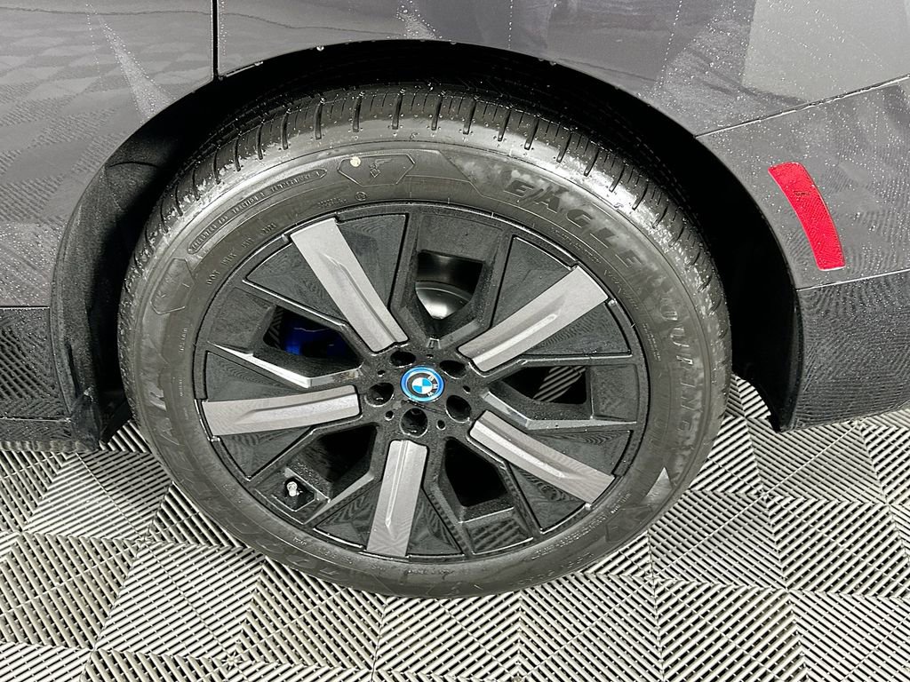 Used 2025 BMW iX xDrive50 image 35