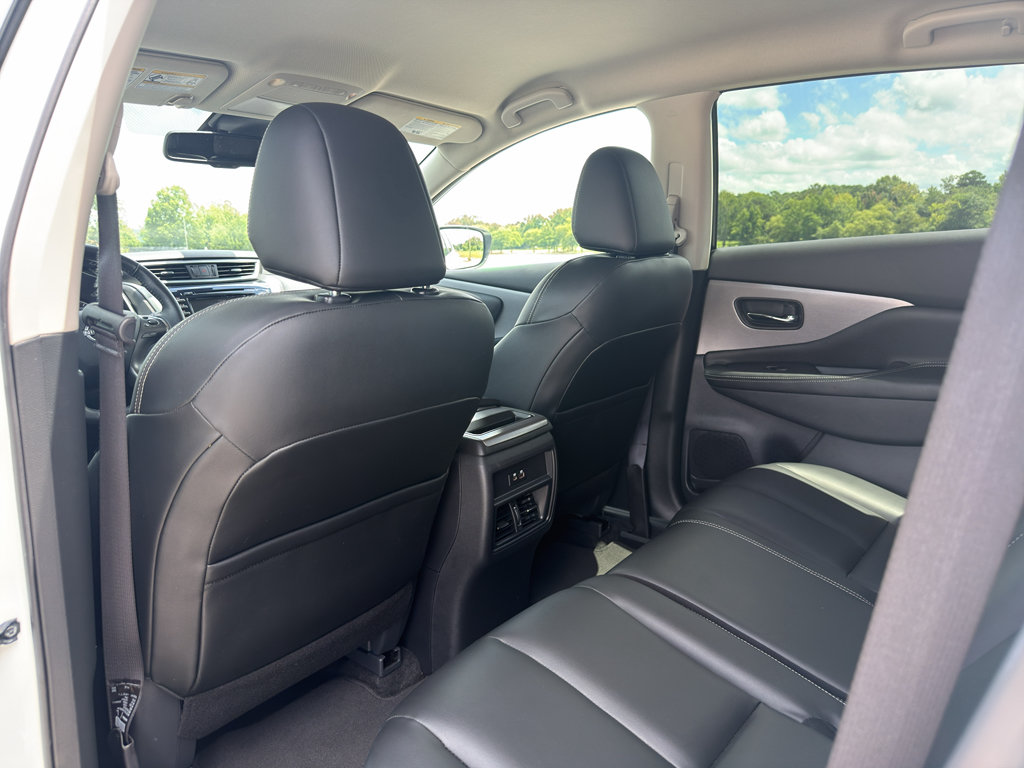 Certified 2024 Nissan Murano SV w/ SV Midnight Edition Package FWD image 13