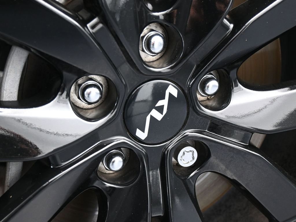 Used 2025 Kia Telluride EX w/ EX Captain's Chair Package image 32