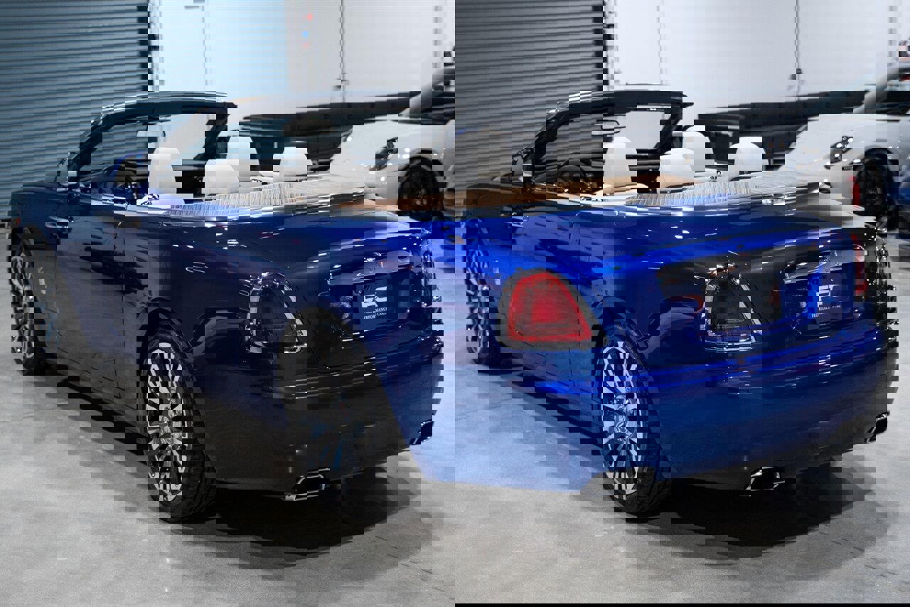 Used 2016 Rolls-Royce Dawn image 4