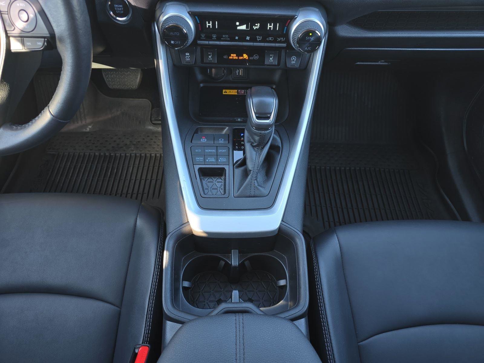 Used 2023 Toyota RAV4 XLE Premium image 20