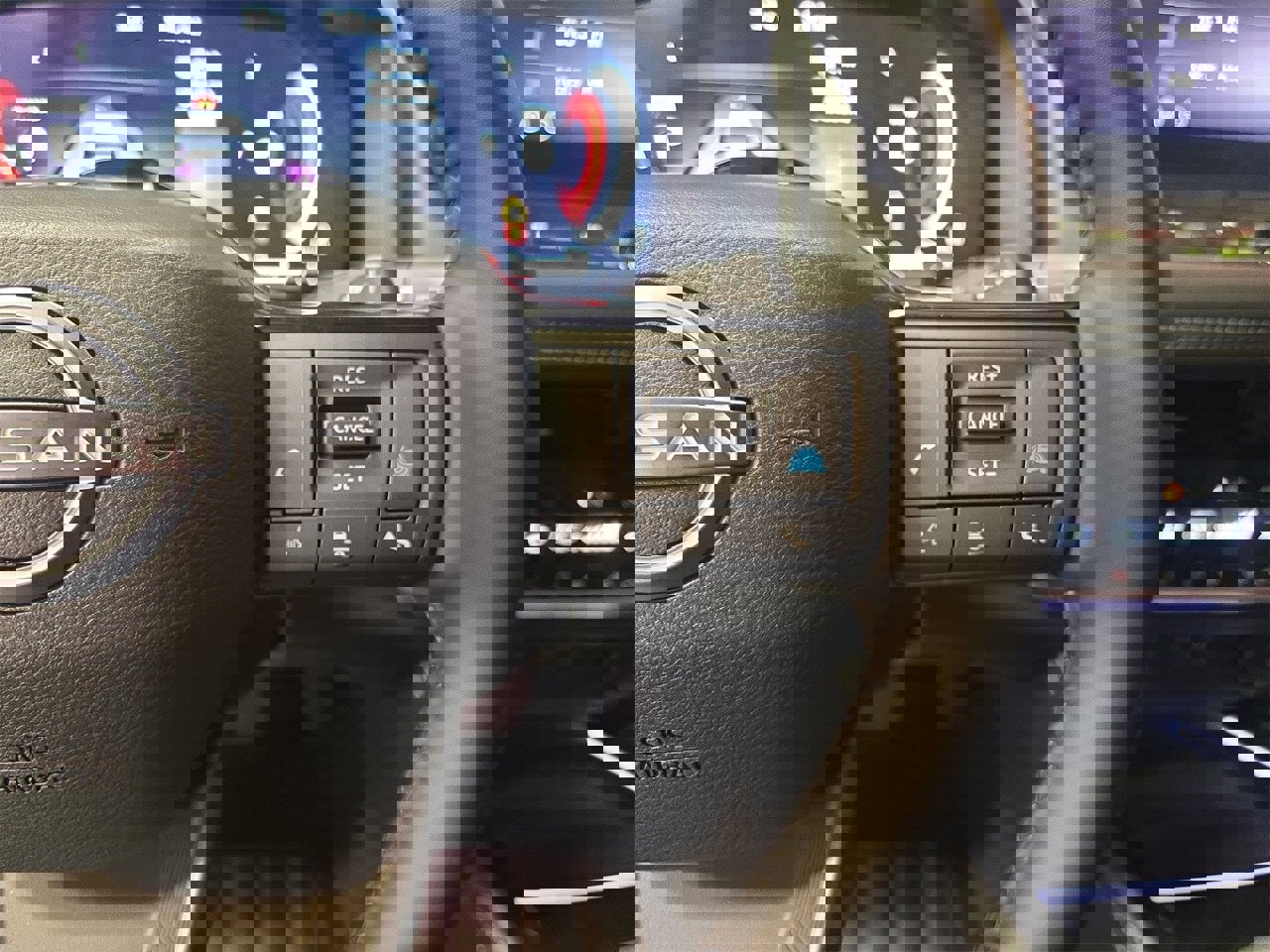 New 2025 Nissan Rogue Platinum w/ Tech Package image 18