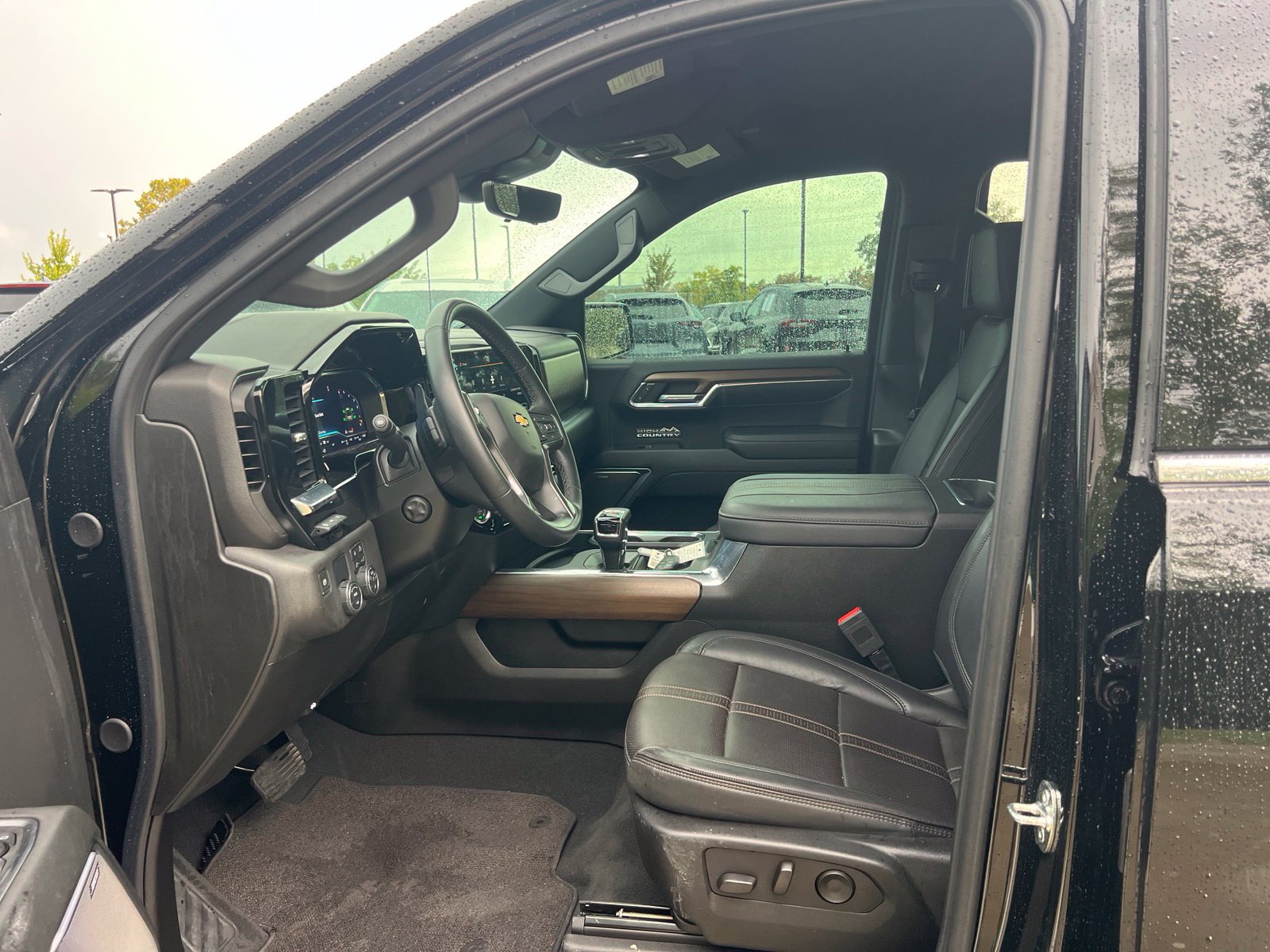 Used 2024 Chevrolet Silverado 1500 High Country w/ Technology Package RWD image 22