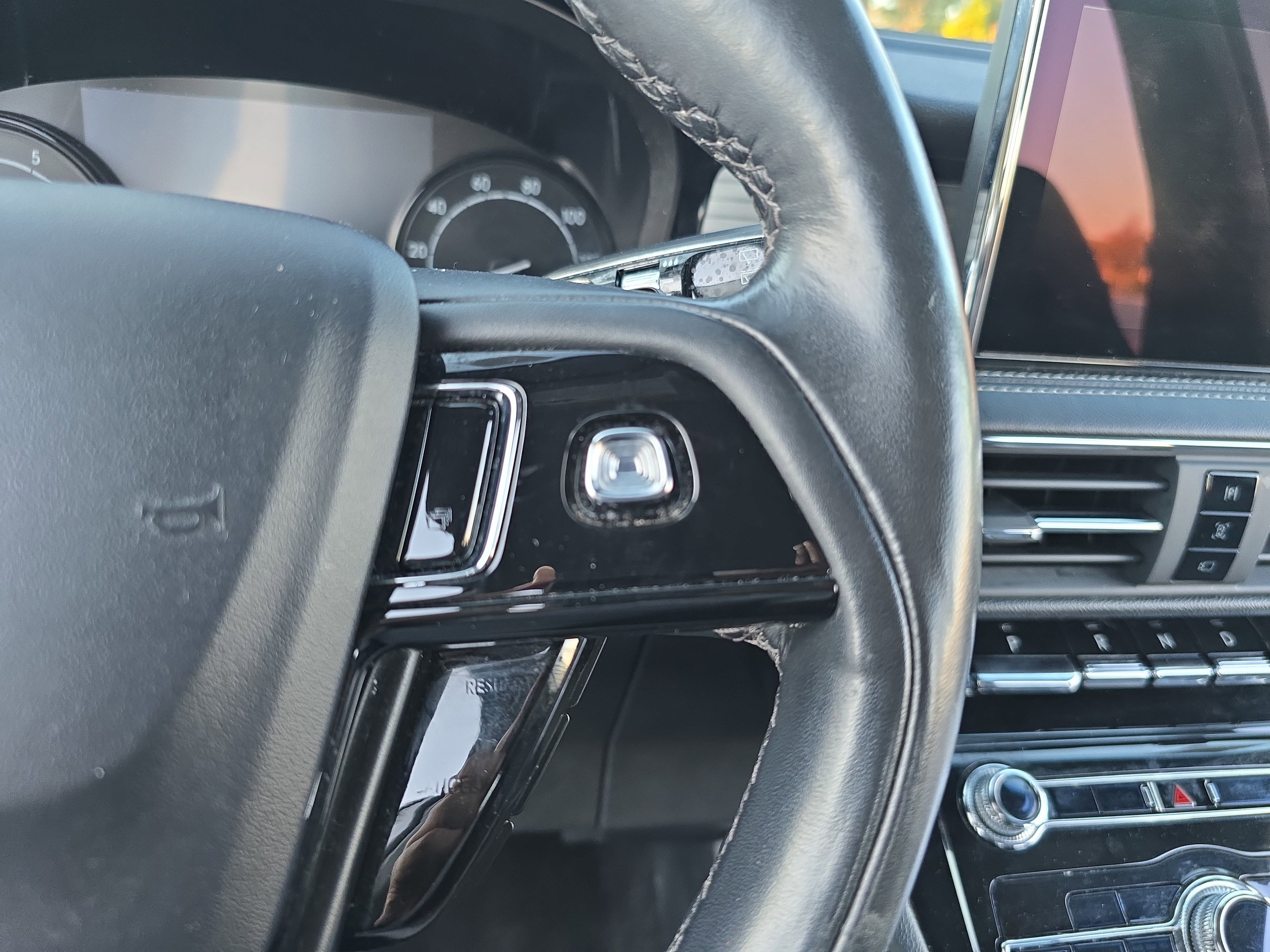 Certified 2022 Lincoln Corsair AWD w/ Premium Package image 17