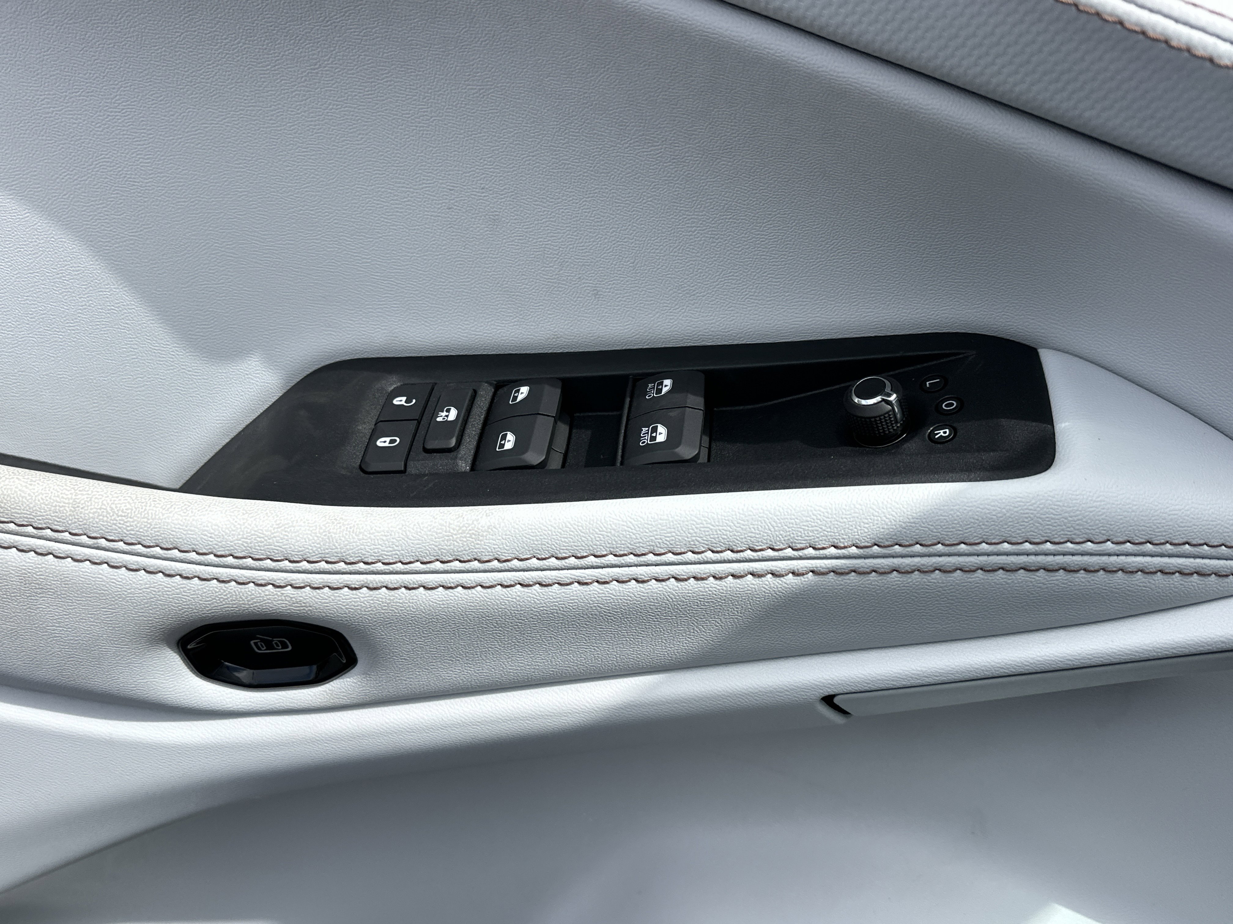 New 2026 Jeep Cherokee Limited AWD/4WD image 13