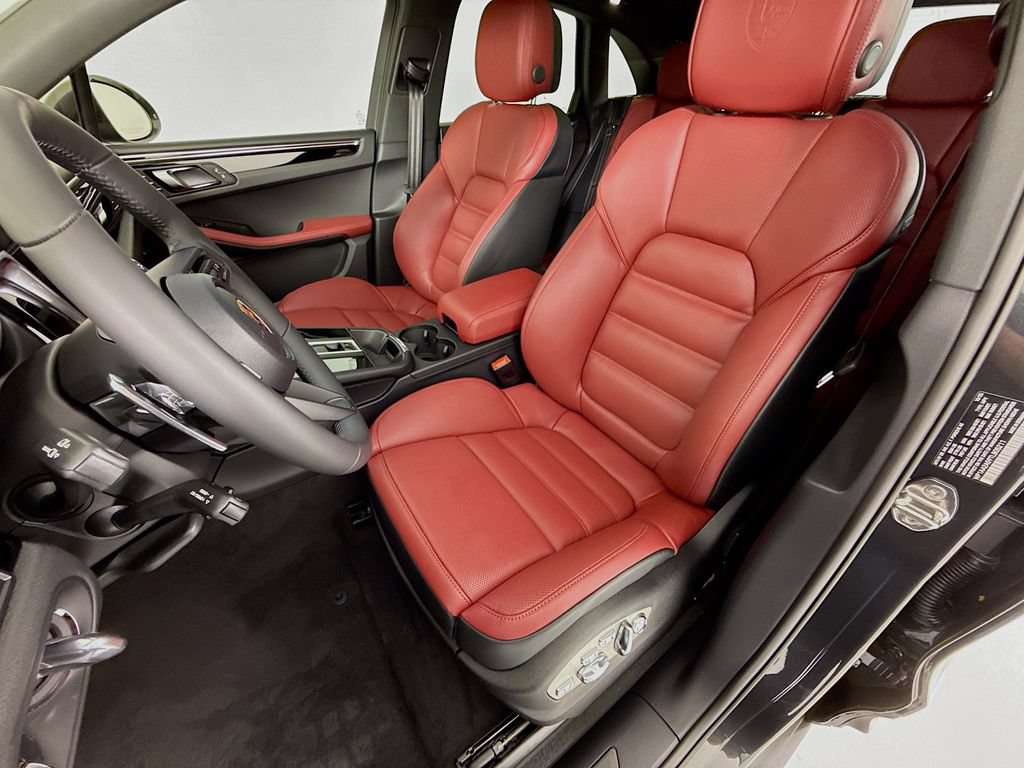 New 2026 Porsche Macan AWD/4WD image 5