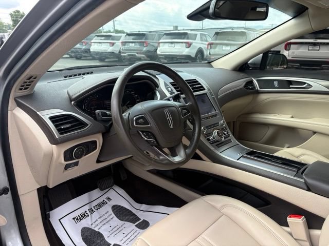Used 2020 Lincoln MKZ FWD image 3