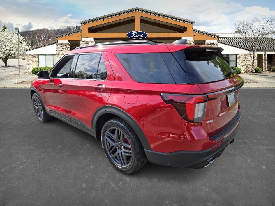 New 2025 Ford Explorer ST image 7