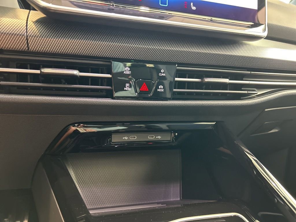 New 2026 Volkswagen Golf w/ Euro Style Package AWD/4WD image 32