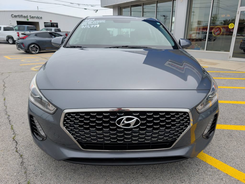 Used 2019 Hyundai Elantra GT FWD image 2