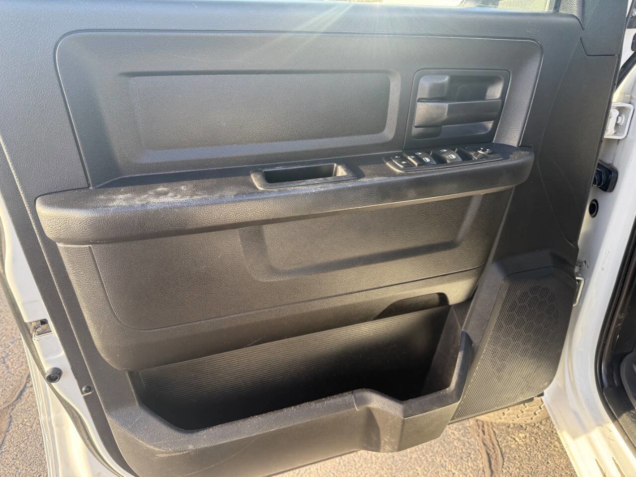 Used 2018 RAM 2500 Tradesman w/ Chrome Appearance Group image 17