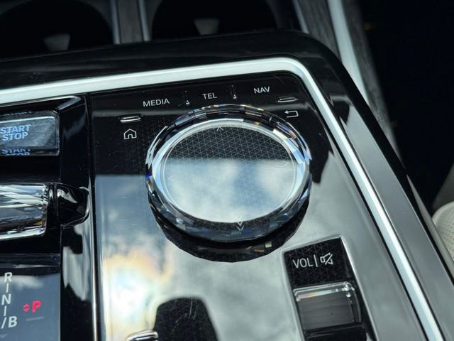 Certified 2024 BMW i7 xDrive60 image 27