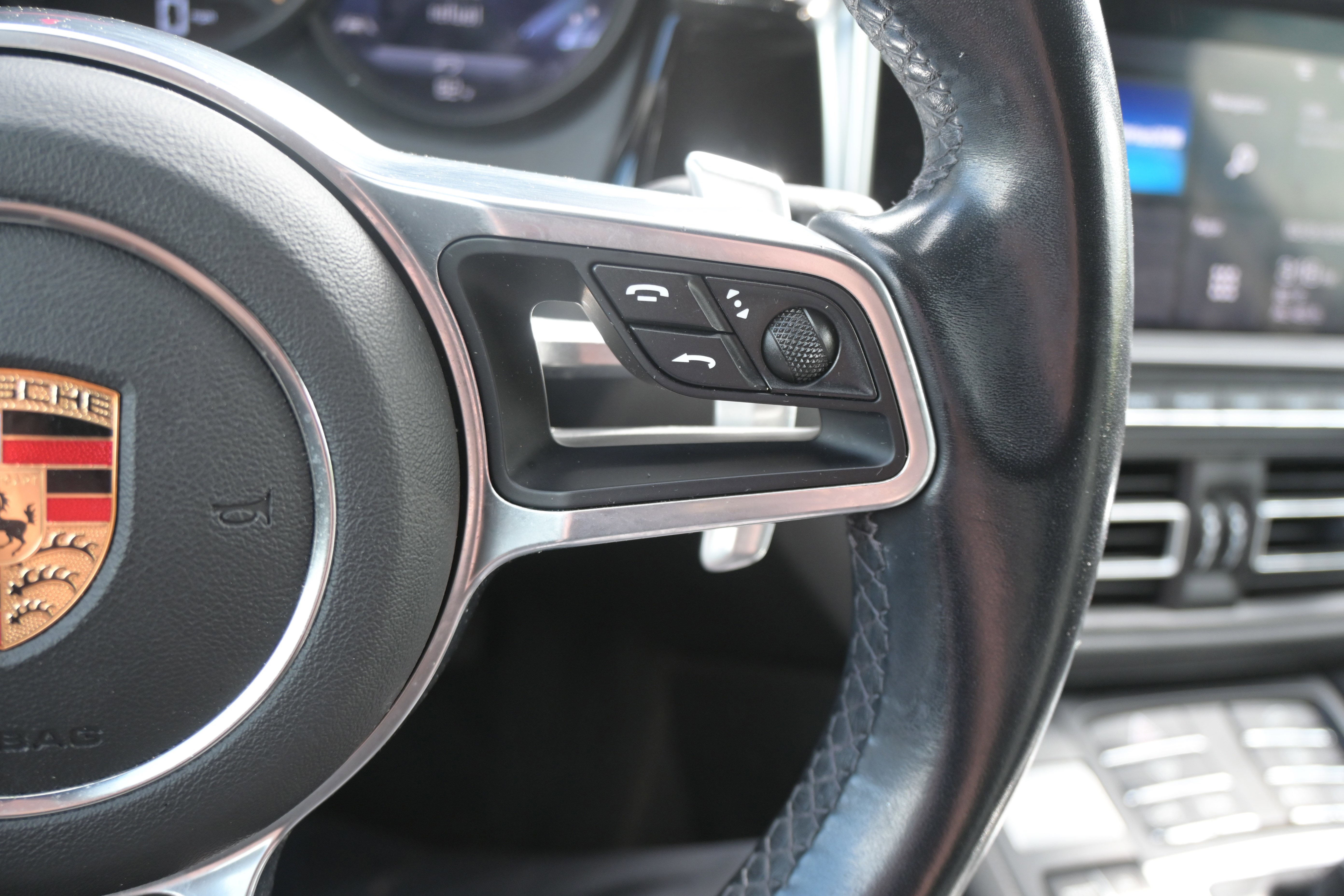 Used 2021 Porsche Macan AWD/4WD image 19