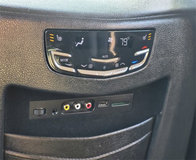 Used 2016 Cadillac Escalade ESV Luxury image 16
