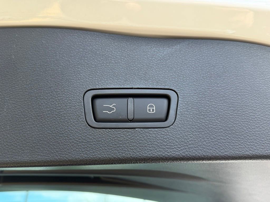 Used 2025 Alfa Romeo Tonale Veloce w/ Premium Package image 36