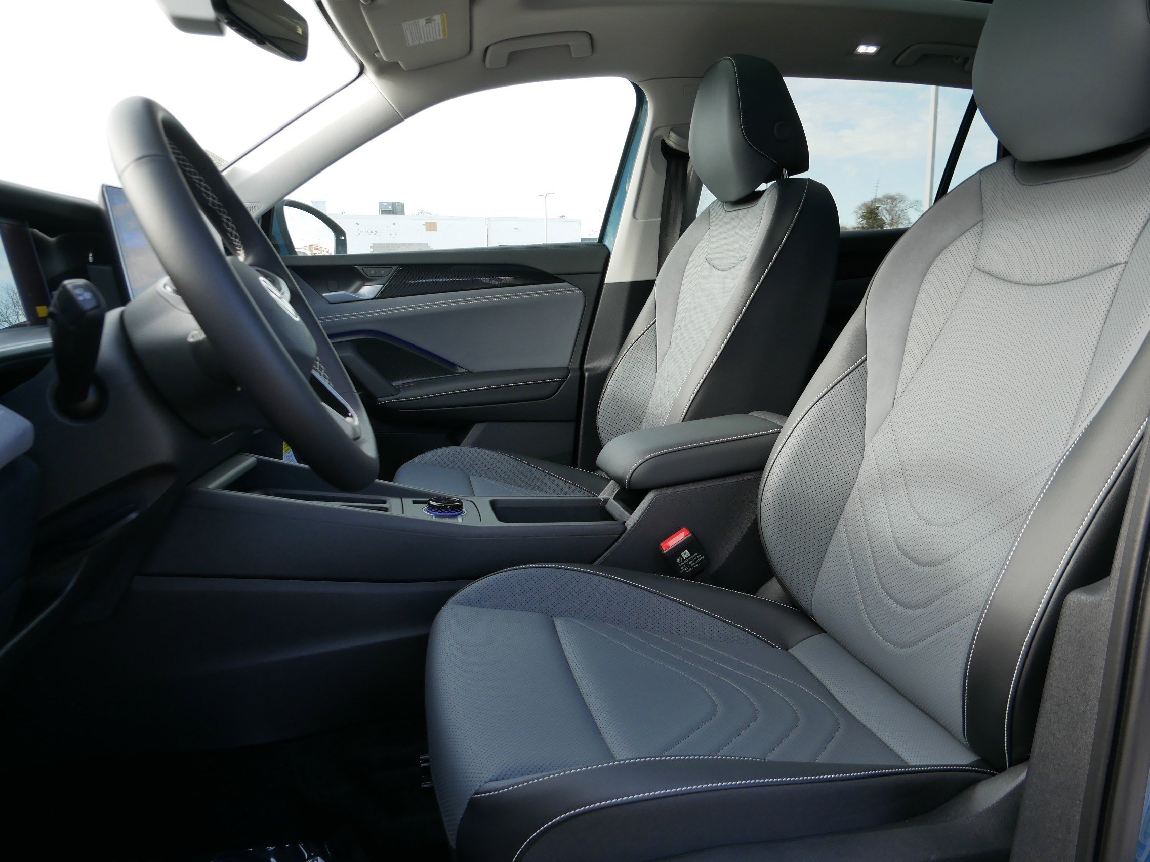 New 2026 Volkswagen Tiguan SE image 4