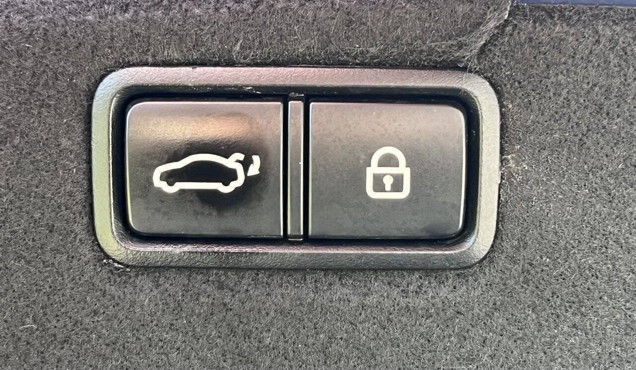 Used 2017 Genesis G80 5.0 Ultimate RWD image 31