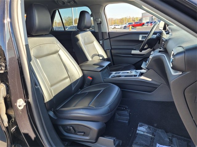 Used 2023 Ford Explorer XLT w/ Equipment Group 202A image 16