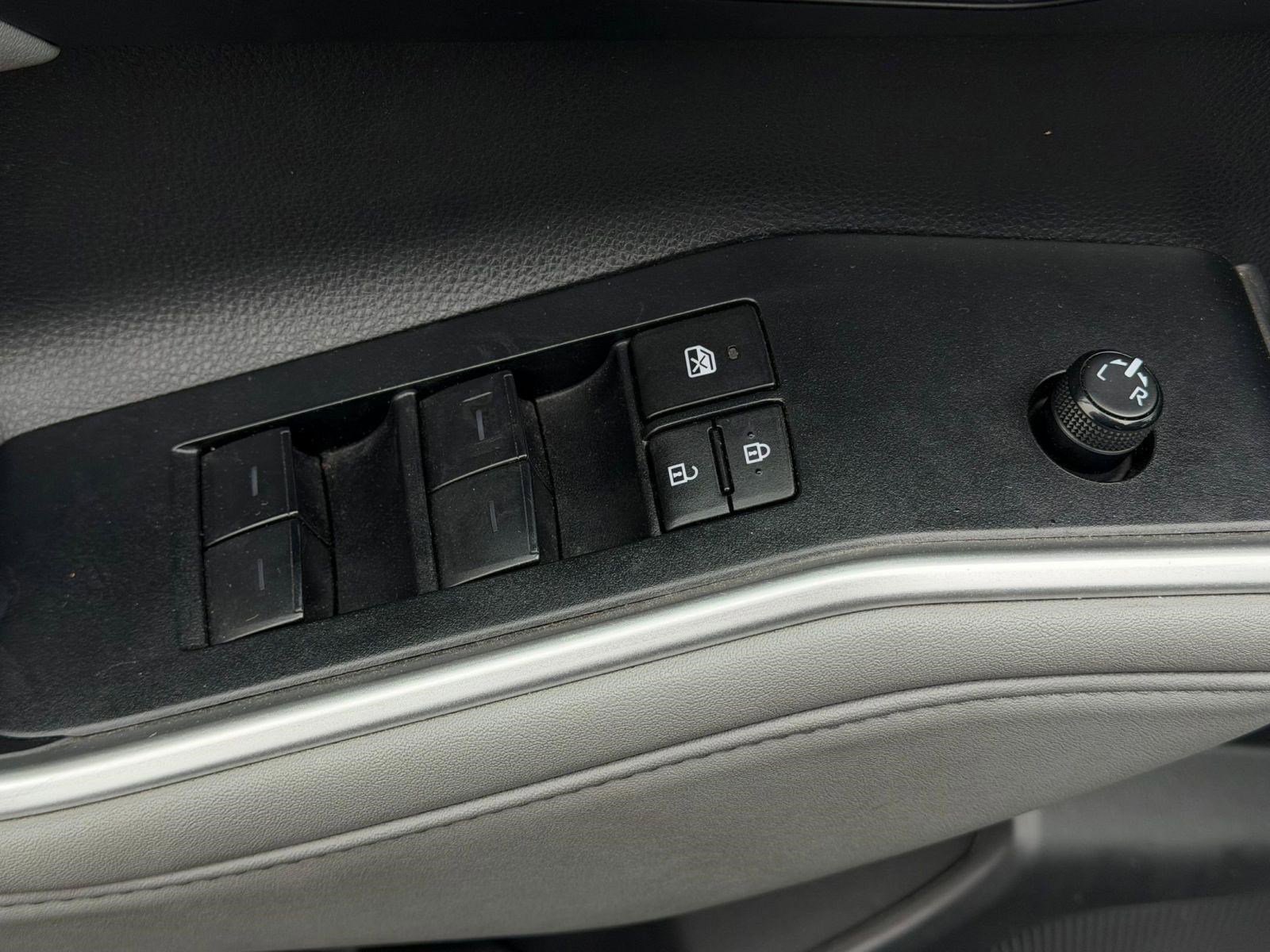 Used 2023 Toyota Highlander XLE image 22