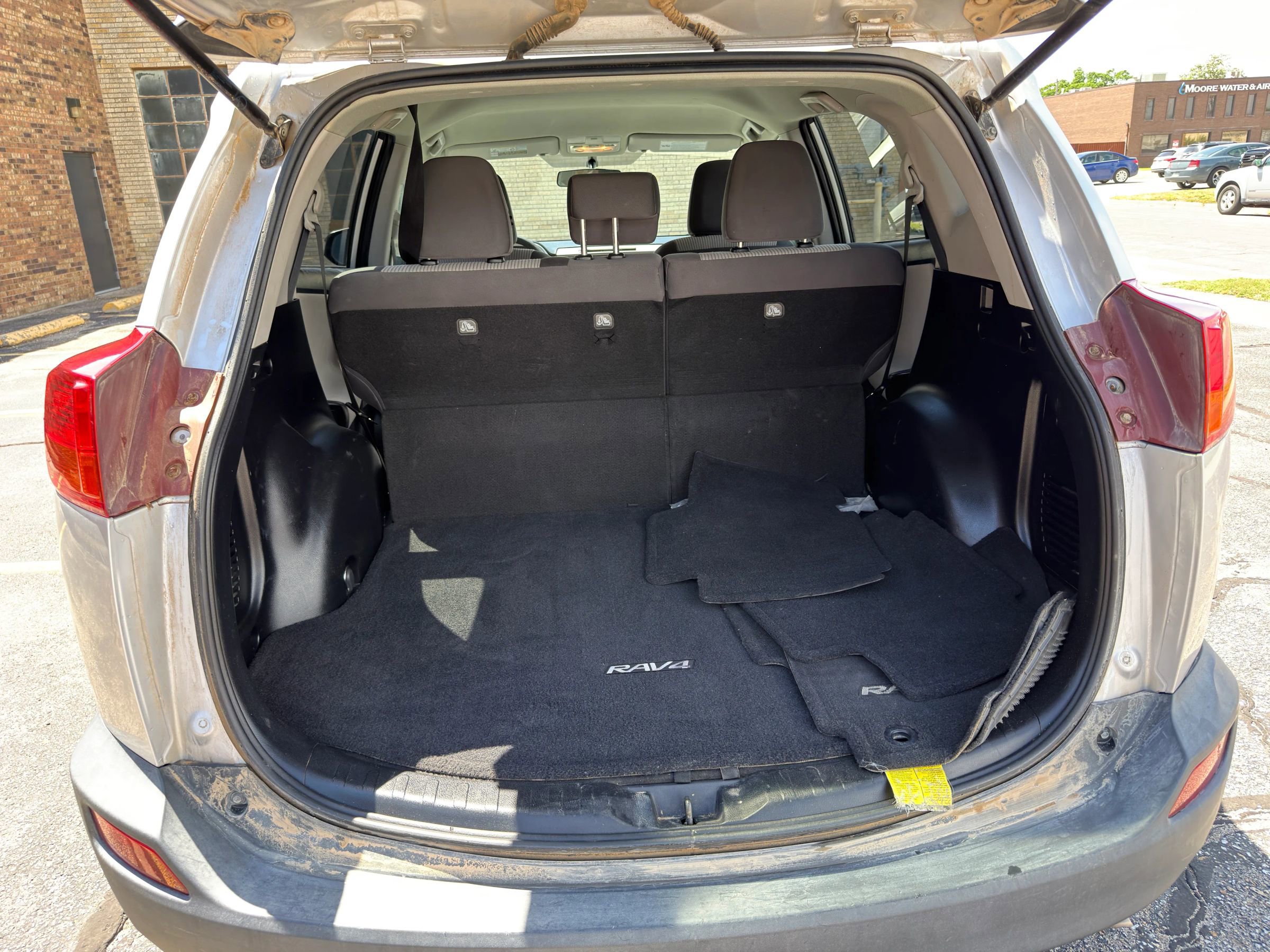 Used 2015 Toyota RAV4 LE AWD/4WD image 7