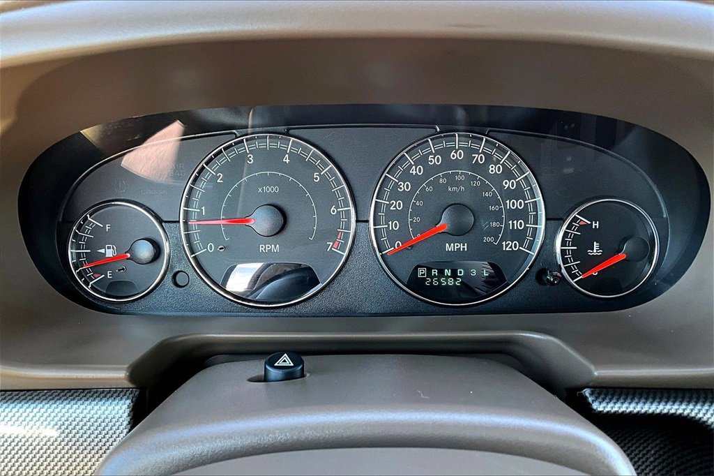 Used 2004 Chrysler Sebring LXi image 7