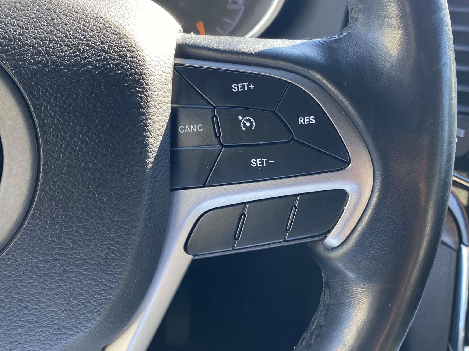 Used 2020 Jeep Grand Cherokee Altitude AWD/4WD image 32