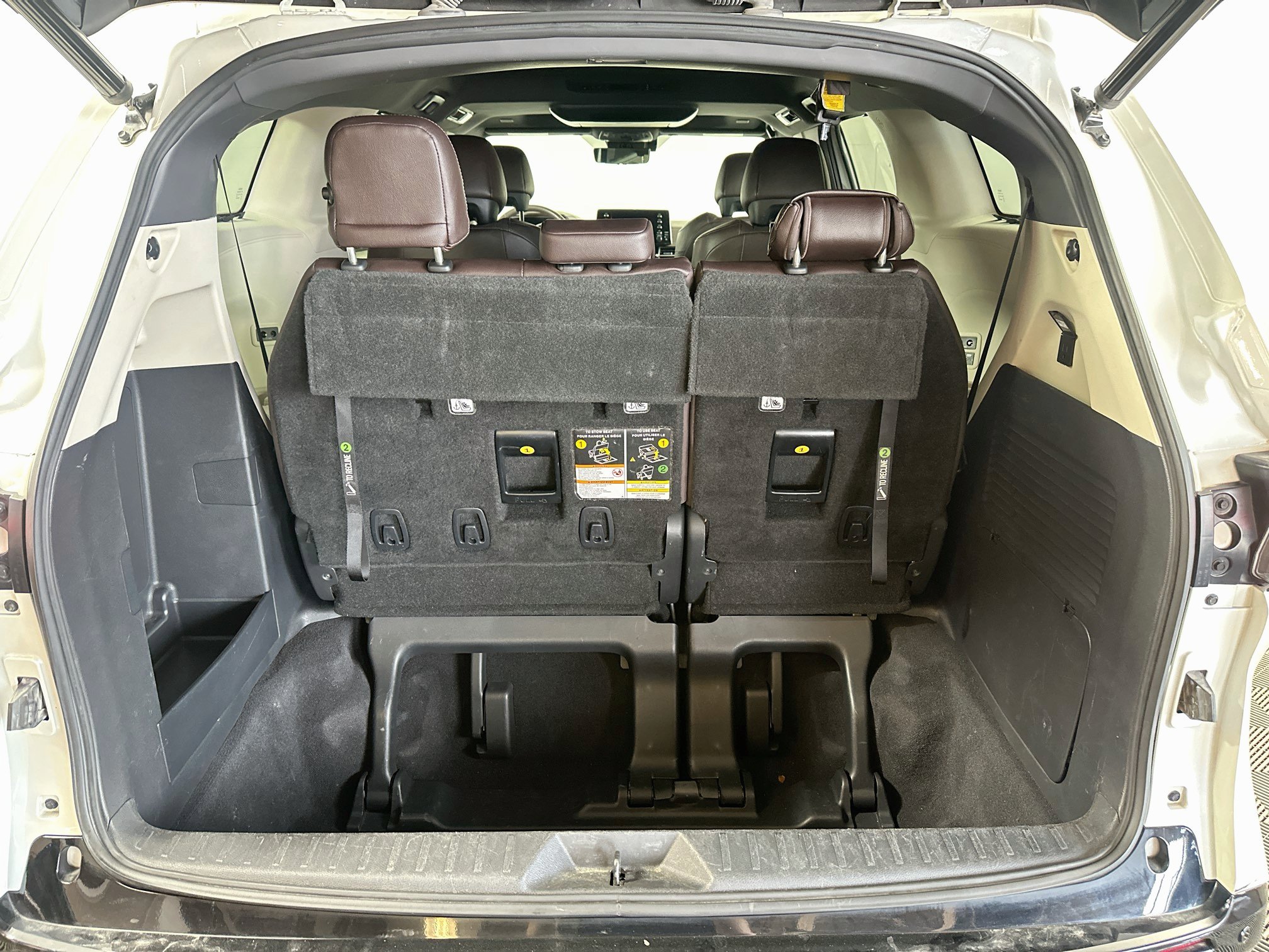 Used 2021 Toyota Sienna Platinum FWD image 27