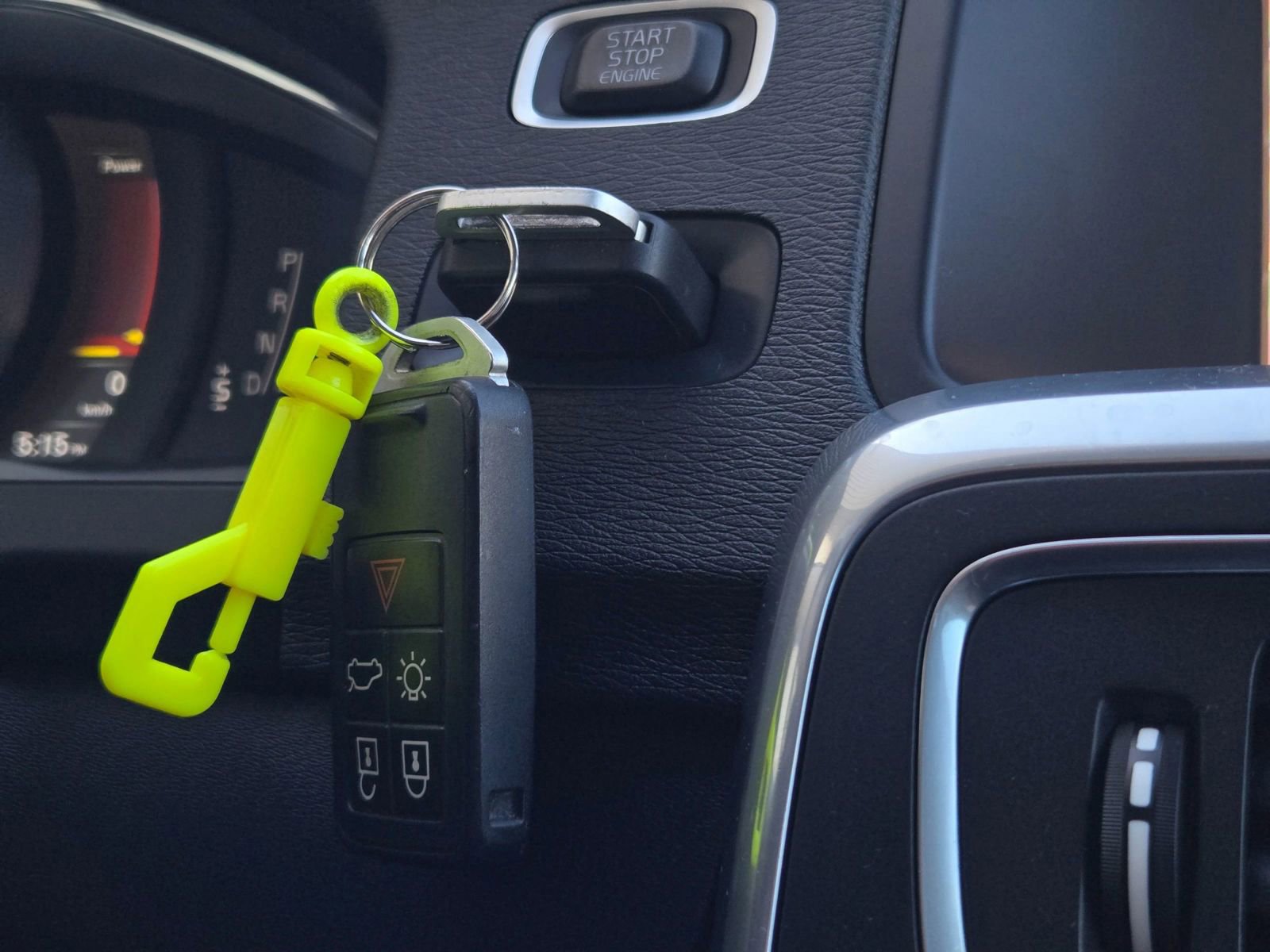 Used 2017 Volvo V60 T5 Cross Country Platinum w/ Climate Package image 32