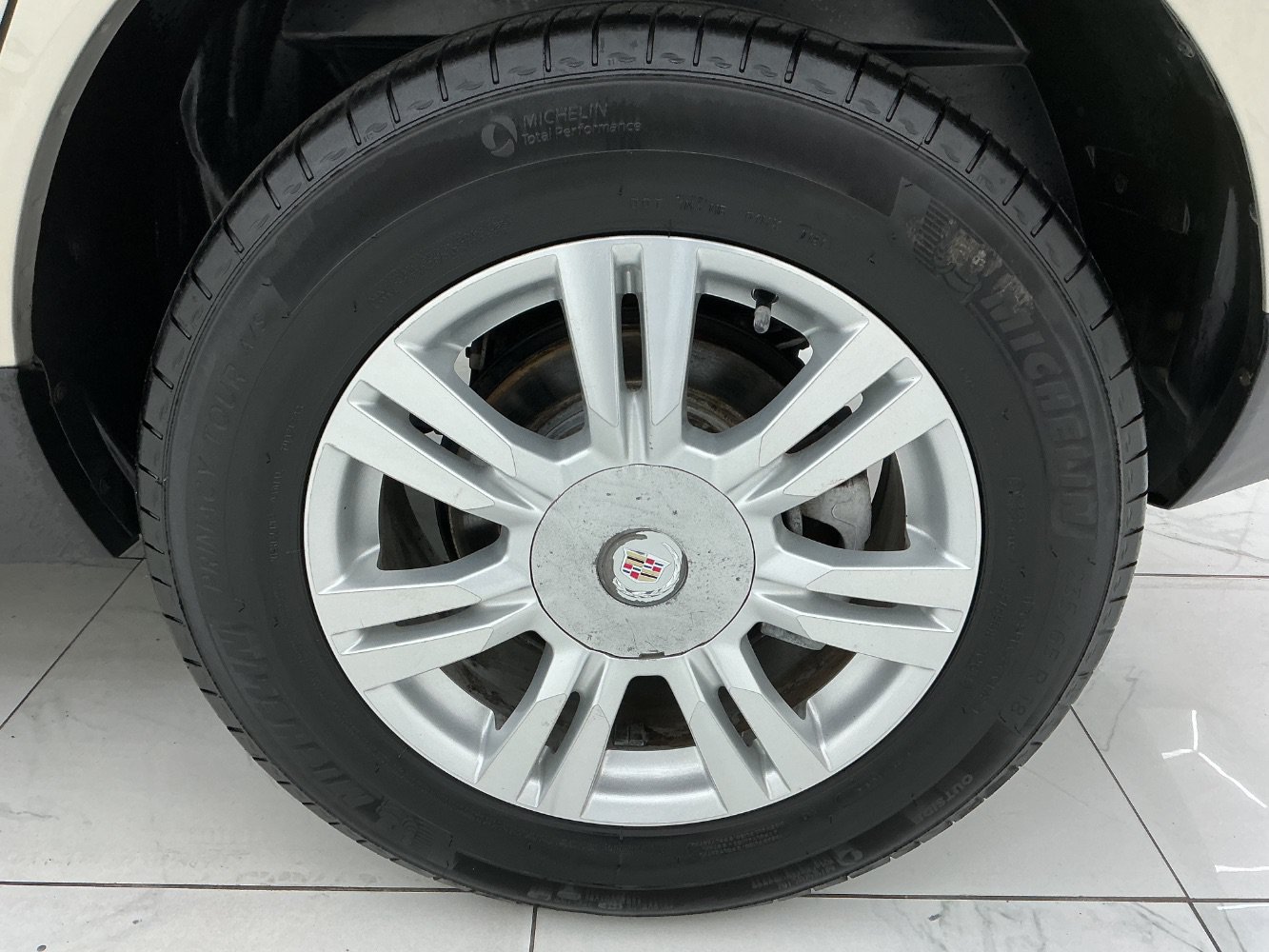 Used 2014 Cadillac SRX Luxury w/ Driver Awareness Package FWD image 49