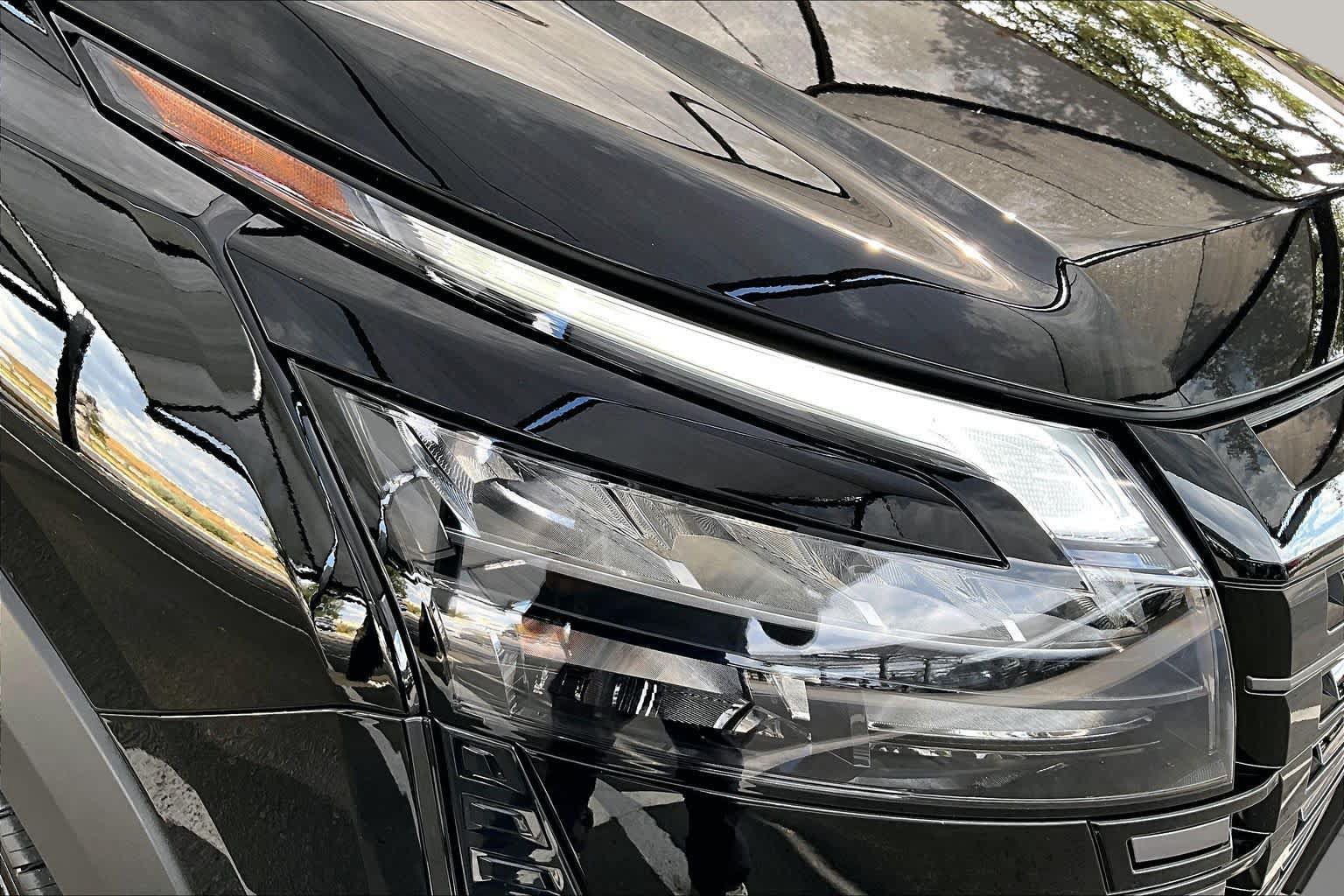 New 2026 Nissan Pathfinder SL FWD image 13
