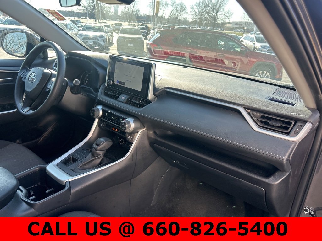 Used 2025 Toyota RAV4 XLE image 7
