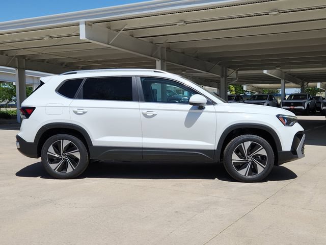 New 2026 Volkswagen Taos SE AWD/4WD image 2
