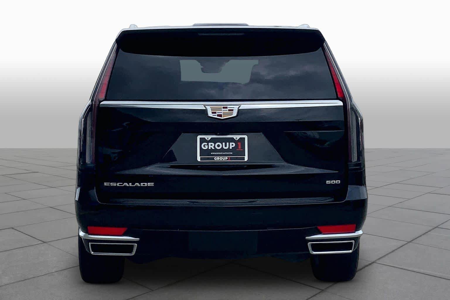 Used 2024 Cadillac Escalade Premium Luxury RWD image 5