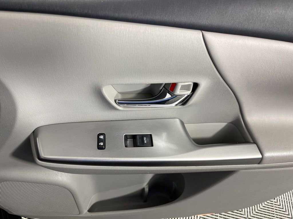 Used 2015 Toyota Prius V Four FWD image 10