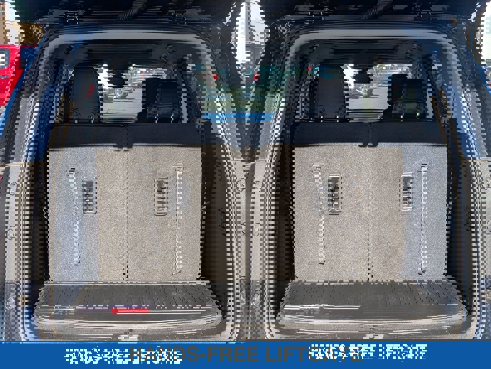 Used 2022 GMC Acadia SLT w/ Technology Package image 27